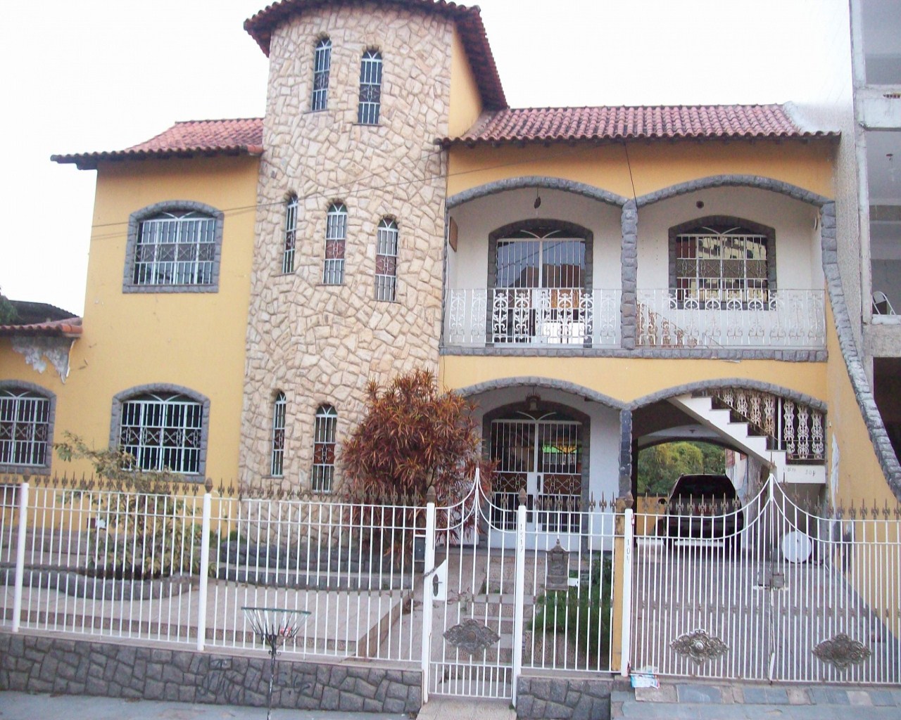 Ponto Comercial com 7 quartos, 0.00m², para locação - Centro - Itaboraí